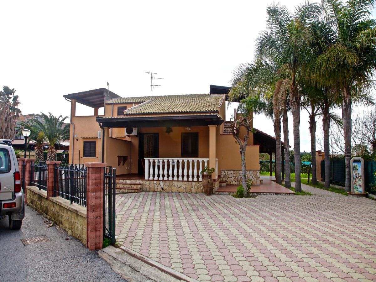 Villa Torre Roccella Кампофеличе-ди-Роччелла Экстерьер фото
