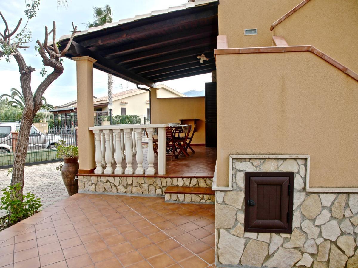 Villa Torre Roccella Кампофеличе-ди-Роччелла Экстерьер фото