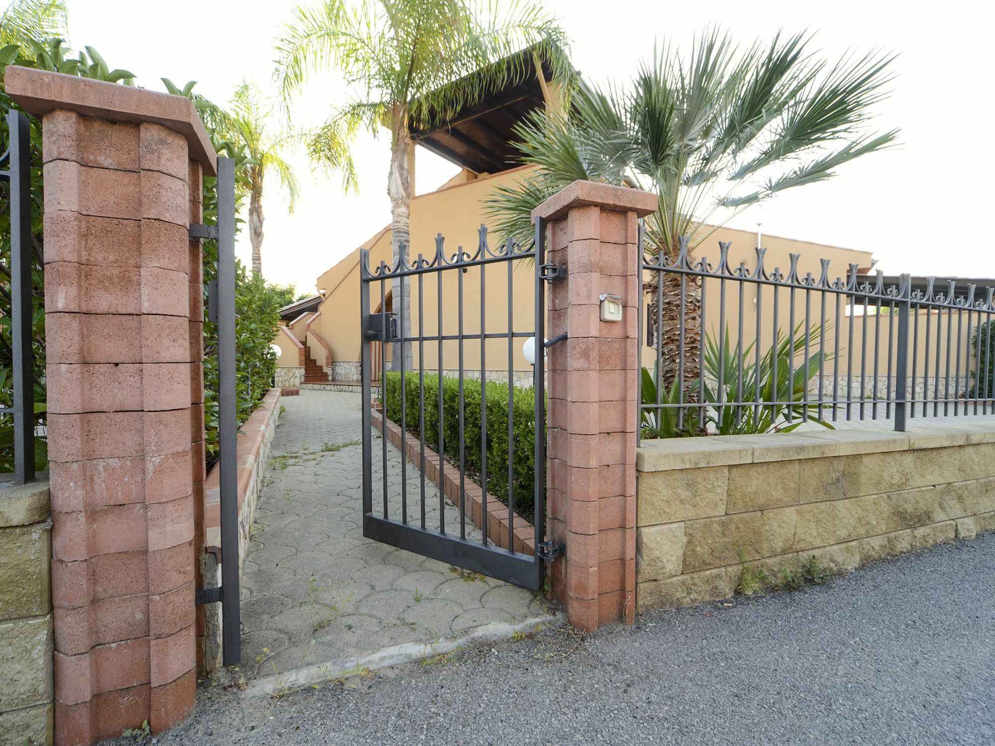Villa Torre Roccella Кампофеличе-ди-Роччелла Экстерьер фото